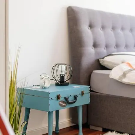 Cozy Nest In Quiet Neighbourhood, Free Parking *