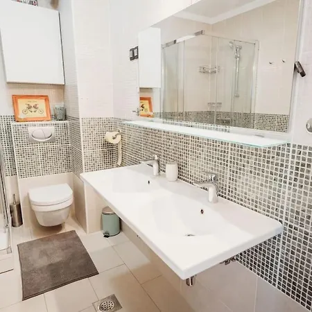 Cozy Nest In Quiet Neighbourhood, Free Parking * לובליאנה