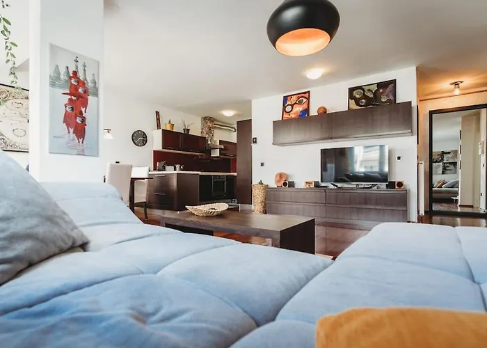 Apartma Cozy Nest In Quiet Neighbourhood, Free Parking